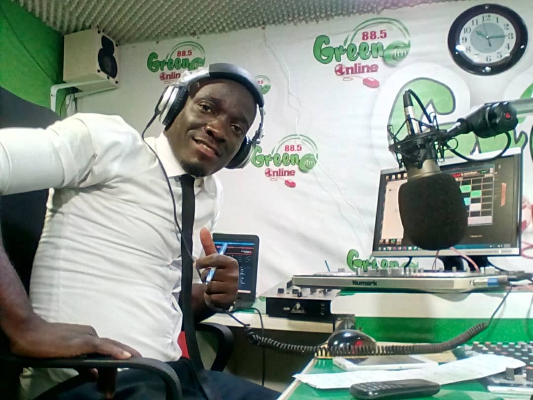 papa_attitude's tweet photo. Let's keep voting for win
#GreenFM
#teamPapaAttitude
#fokagh
#foklexawards https://t.co/76MslJb3P6