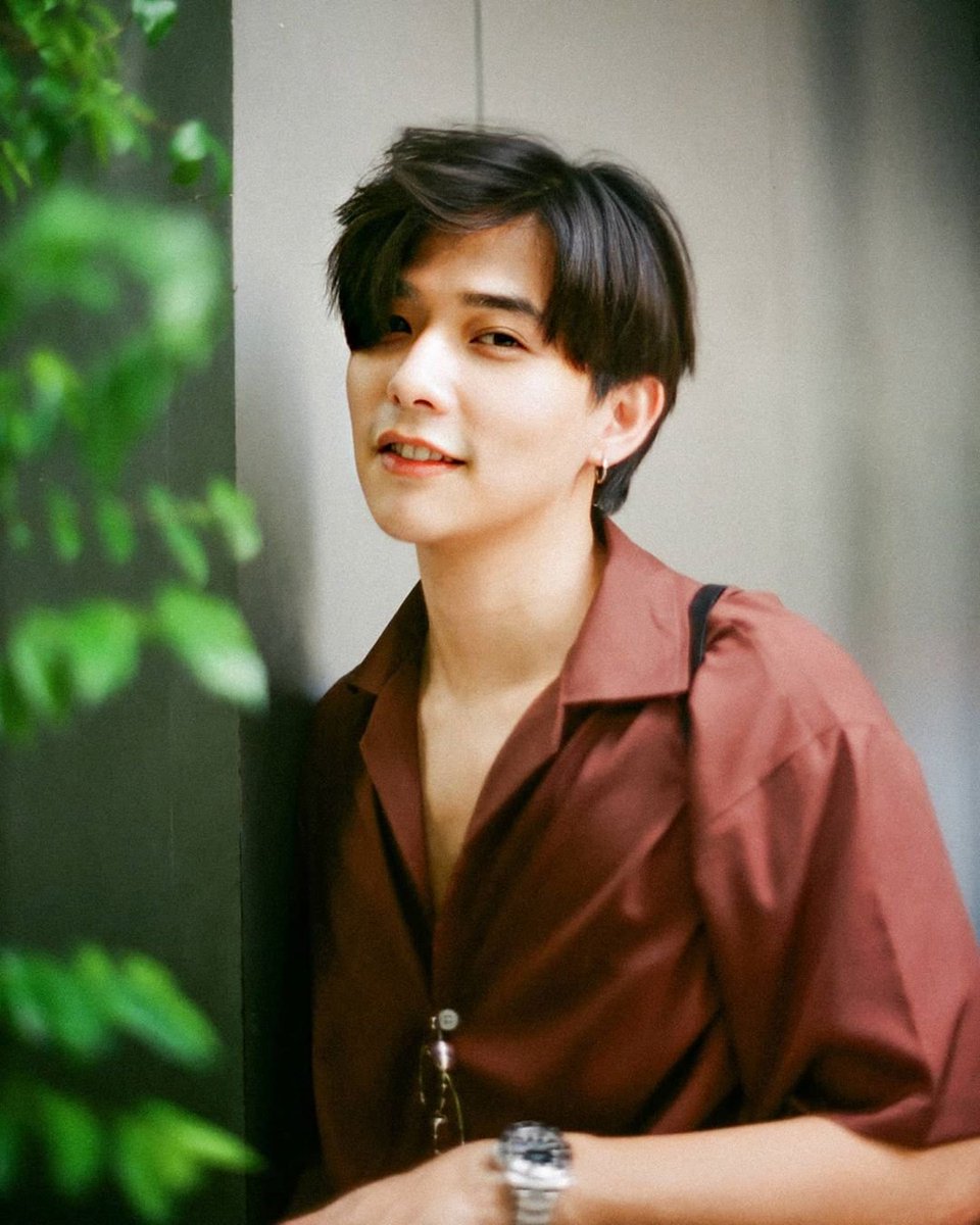 Name: Lee Thanat LowkhunsombatBirthday: January 18, 1993Twitter:  @lee_thanat Instagram:  https://www.instagram.com/lee_thanat/&nbsp;