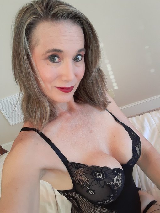 On cam now! https://t.co/1leoMWhGhd  💋💋💋 https://t.co/5aVHgm67eU<a href="/tag/milf"class="tags"><span>#milf</span></a><a href="/tag/hotmilf"class="tags"><span>#hotmilf</span></a>