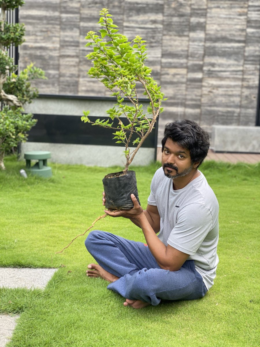 RT @actorvijay: This is for you @urstrulyMahesh garu. Here’s to a Greener India and Good health. Thank you #StaySafe https://t.co/1mRYknFDwA