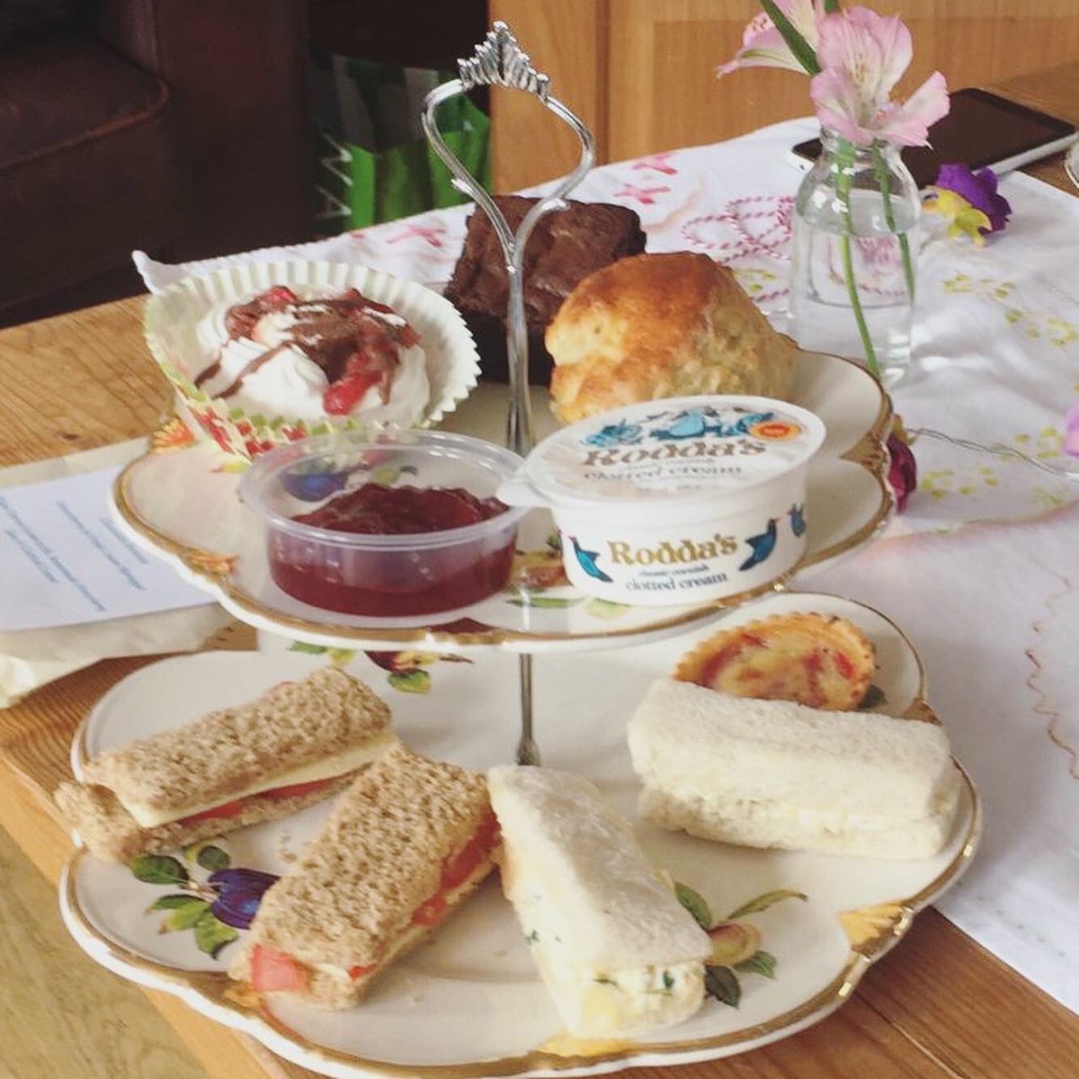 This week is Afternoon Tea week, why not treat yourself to one of our home baked afternoon teas in the comfort of your own home! 
Want to know more drop us a line at enquiries@vintageafternoonteas.co.uk 
#vintageafternoonteas #homebaked #creamtea #afternoonteaweek #homedelivery