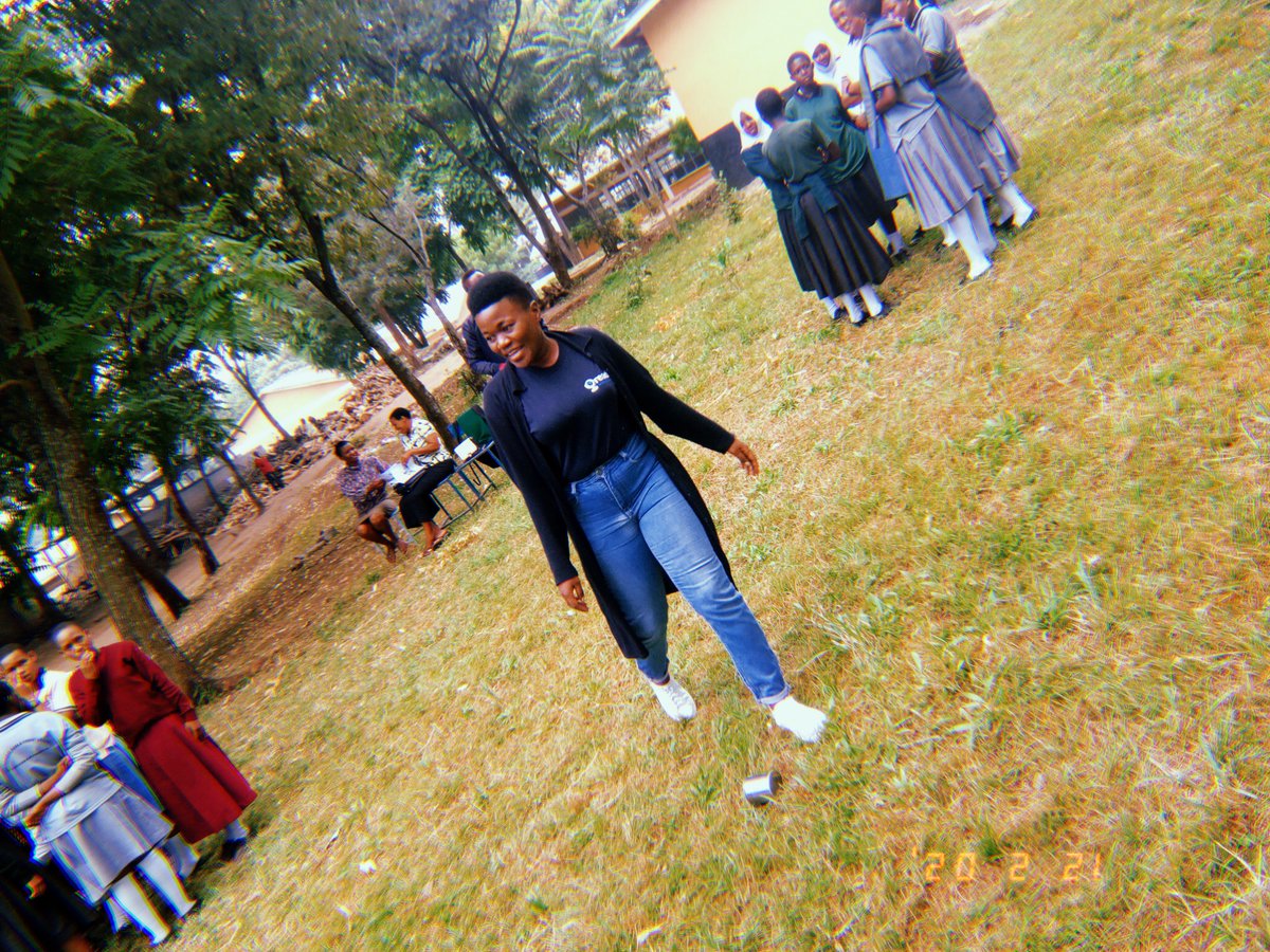 Pendomwakapesa's tweet photo. It's always an HONOR to represent @READ_TZ @READInt
Here are some great memories from Irkisongo Secondary School.
#weareread #monduli #Arusha https://t.co/azQVTT0YYS