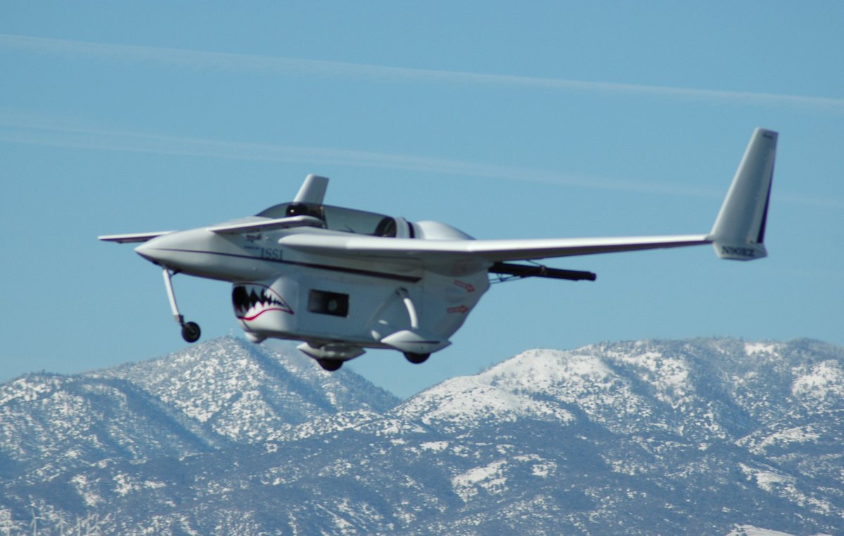 A PDE has actually been flown! In 2008  @AFResearchLab fitted a Long-EZ w 4x 20Hz PDE tubes, producing an overall 80 Hz pulse rate and 200 lbs of thrust. The take-off was jet-assisted for safety, but this was the first flight demo of det engine tech. 9/n https://www.af.mil/News/Article-Display/Article/123534/pulsed-detonation-engine-flies-into-history/