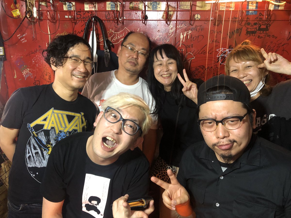 Punk Bar H O D 本日もご来店 ありがとうございますっ ラストナンバーっ Nowplaying バトルロッカーズ セルナンバー8 Punk また木曜にお待ちしておりますっ 新宿ゴールデン街 パンクロック バー H O D T Co O6q4jmyoda