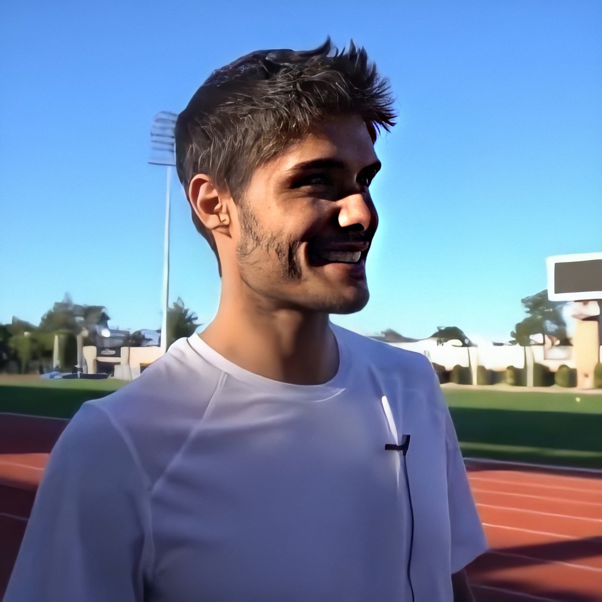 ACILARA YÜRÜYOR KORKMUYORUM