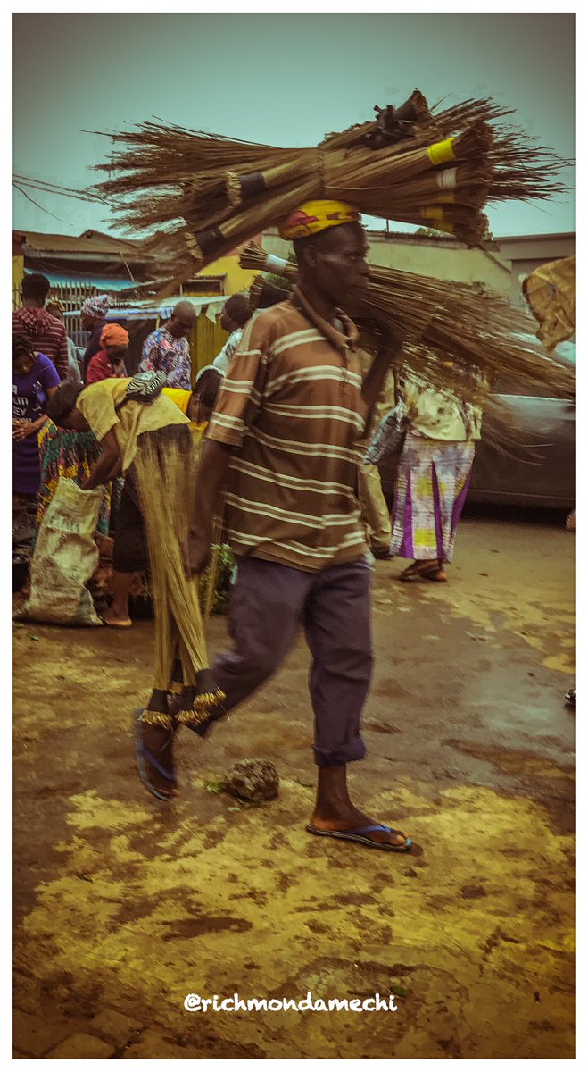 richmondamechi's tweet image. Painting Pictures Collection: HUSTLE AND FLOW. 

A phone photography series. 

📸#Phonephoto
#shotandeditedoniphone #normallevel #pictureframes #internationallylocal #pictures #storytelling #film #photography #random 
#peopleplacesandthings #photoshopexpress