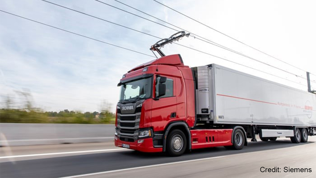 Electrification of 7,500km of the UK’s major #roadnetwork would enable most #lorries to be powered by overhead charging cables, resulting in dramatically reduced #carbonemissions, a new report by the Centre for #Sustainable #RoadFreight (SRF) has found.🚛

eng.cam.ac.uk/news/electric-…