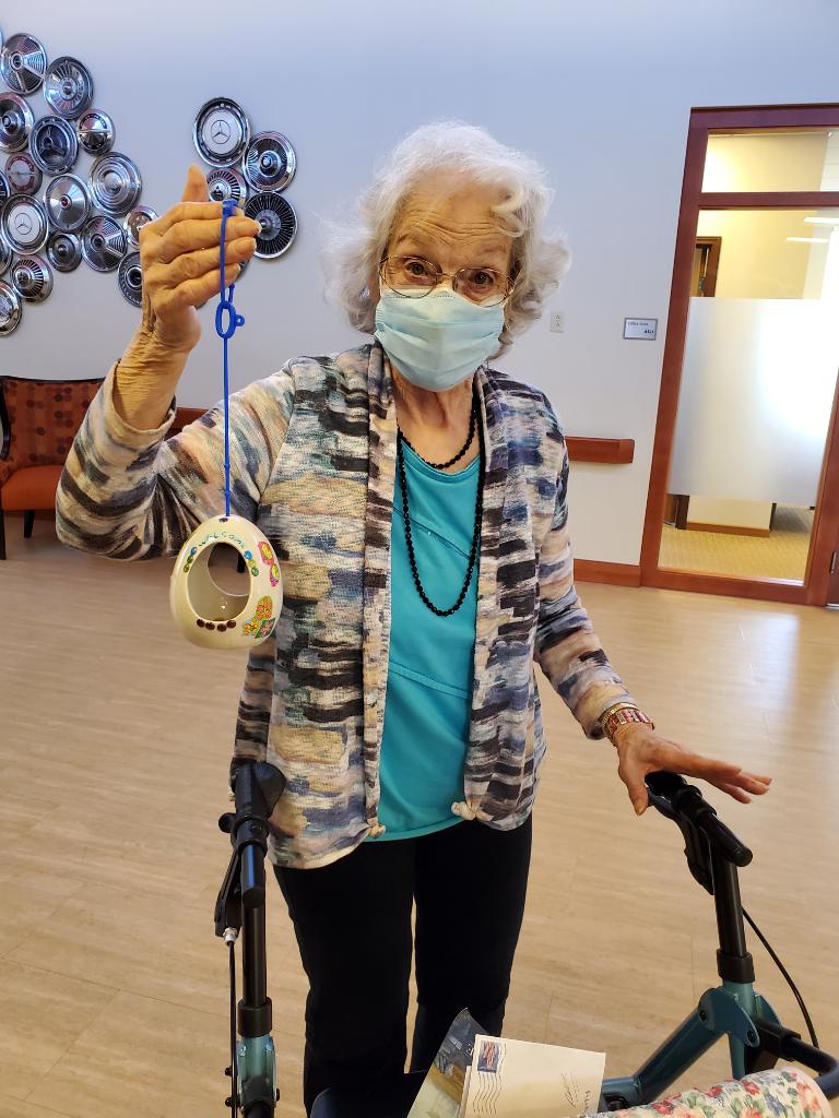 WellbrookeK's tweet photo. Esther showing off her Living Arts Bird Feeder https://t.co/X8eBjHn3Hu