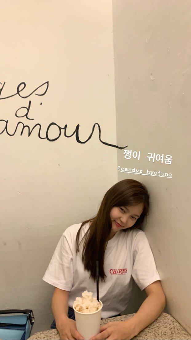 rvsculgi's tweet photo. [hi_sseulgi] 

Hanging out with cutie Jjungie https://t.co/Qcj2vRbJrS