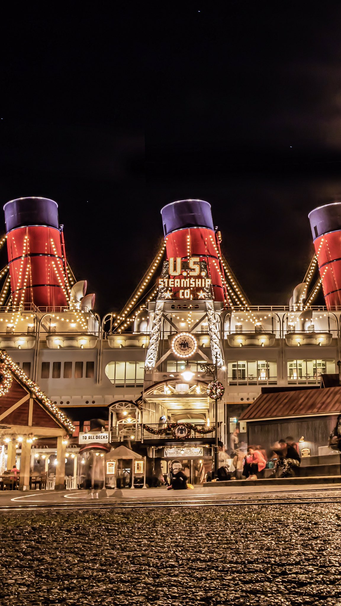Remi 縦で切り取る夜の東京ディズニーシー タップしてご覧いただけると嬉しいです Remi 縦で切り取る夜の東京ディズニーシー タップしてご覧いただけると嬉しいです