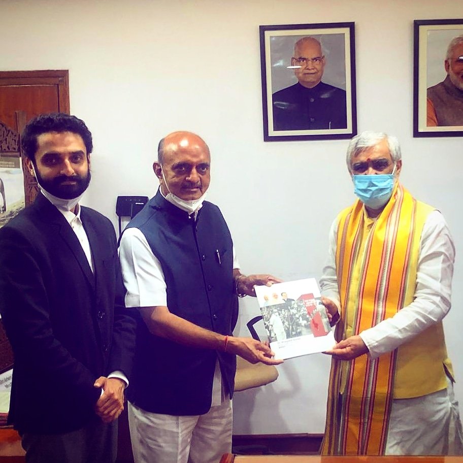 KaradVarun's tweet photo. Met honourable Minister of State for Health and Family Welfare. He is a member of the Lok Sabha representing Buxar and a former health minister of Bihar. #mpkarad https://t.co/IyDba0vzBv