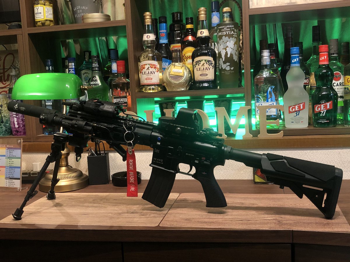 AkiSion's tweet photo. @nari7003 様にステッカーを依頼し作っていただきました(^q^)
ゴテゴテにした愛銃の416ちゃんを可愛くドレスアップさせていただきました！w https://t.co/xVkmXv4R5i