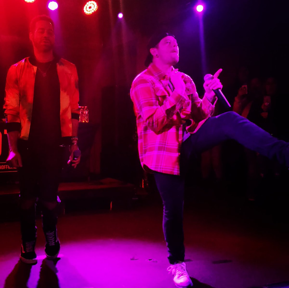 QHealers's tweet image. Action dance move #jacobtuesday

@jacobunderwood7 @otownofficial 

I just miss them. And shows. And life as we knew it. 

#supportyourfavoriteband #otownofficial #favOrites #eastonpa #takemeback