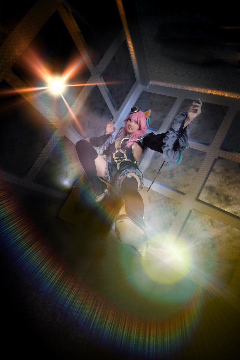 Brightness_K7N's tweet photo. 【Cosplay】Fate/EXTRA CCC
キャスター/玉藻の前(漆黒の魔術服)
「まずは金的!次も金的!
往生せいやぁ!!これがトドメの金的だァーーーッ!!!
『一夫多妻去勢拳』!!!」
photo&retouch:練馬さん(@Nelima_Art)
#0801CCC https://t.co/XhniAAQoNJ