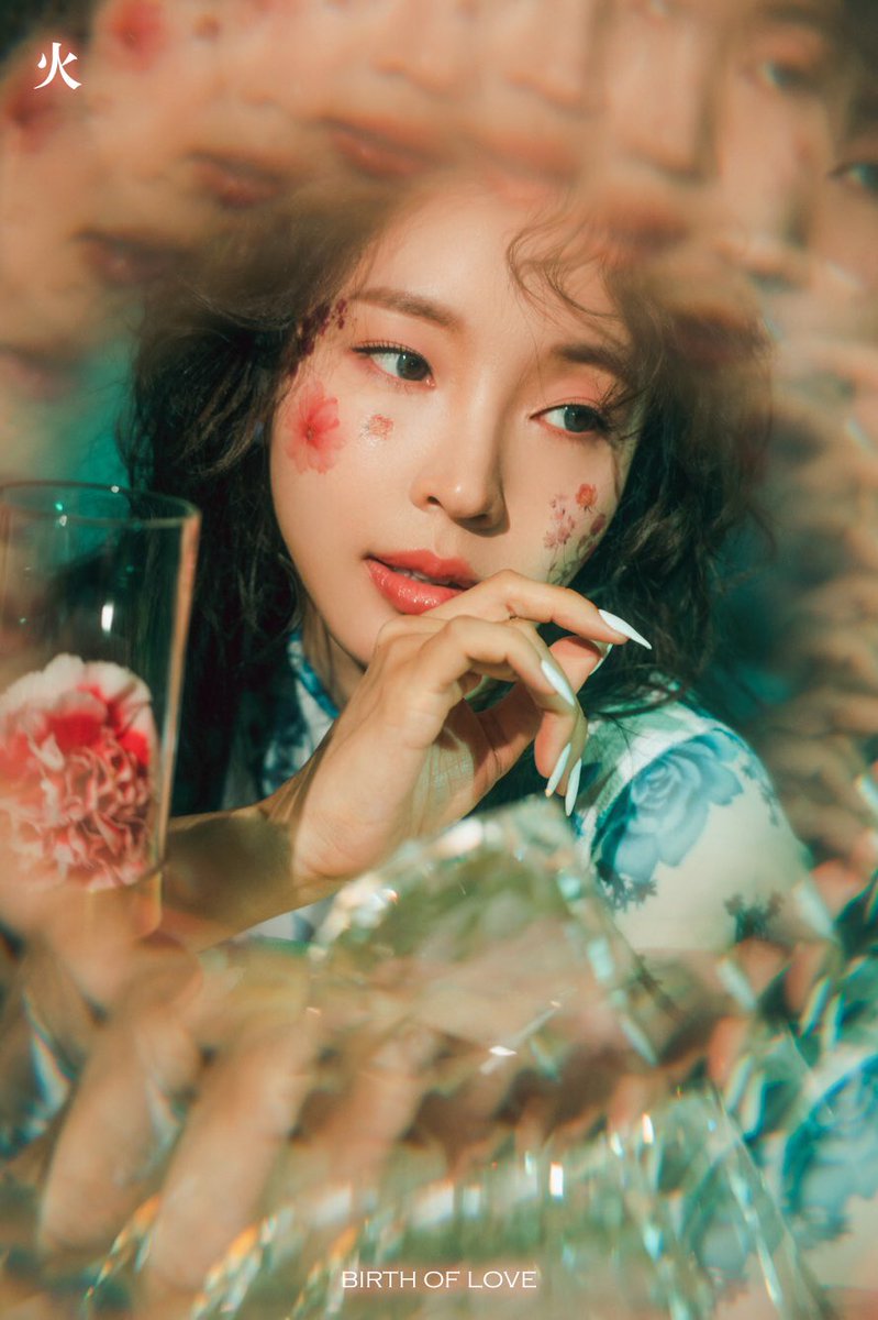jenyer_official's tweet photo. 전지윤(JENYER) NEW SINGLE
CONCEPT PHOTO #B 

#사랑의_탄생
⠀
2020.08.24 MON 6PM (KST)
⠀
#전지윤 #JENYER #JeonJiYoon
#BIRTH_OF_LOVE https://t.co/844e5uTxTQ