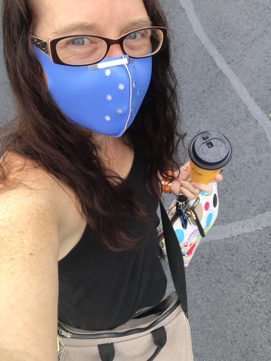 RunNerdGirl's tweet photo. I go into the office every other day these days and today I'm rocking my new @body_helix Ultra-Light Face Mask. Gotten lots of compliments on it already!
Get yours https://t.co/DtsYUCOJuI 15% off w/code: BR15 any order of $40 or more
#BodyHelixBR #bibchat #MoveThroughIt #MaskUp https://t.co/90eaT149uz