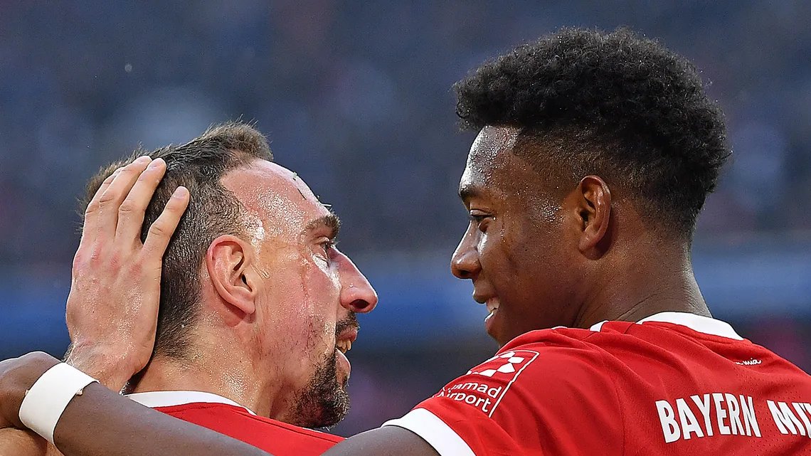 Davies/Coman will have to force Barcelona midfield out of position in order to cover the full back who will have to face two absolute beasts coming his way at full speed ! Similar to what Ribery/Alaba did to Barcelona in 2013 !