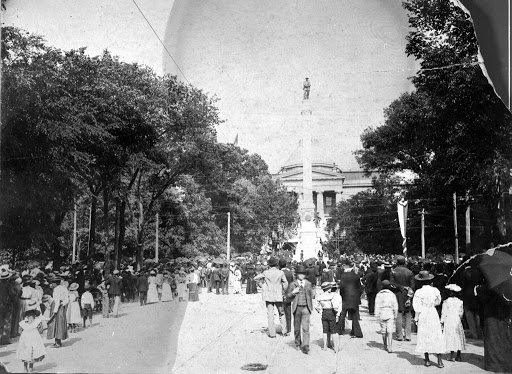 On May 20, 1895, Stonewall Jackson’s granddaughter pulled the cord to unveil the 75’ tall granite shaft, watched by his widow and the widows of two other Confederate generals. (They wore black for the rest of their lives, like living monuments to the Confederacy.)