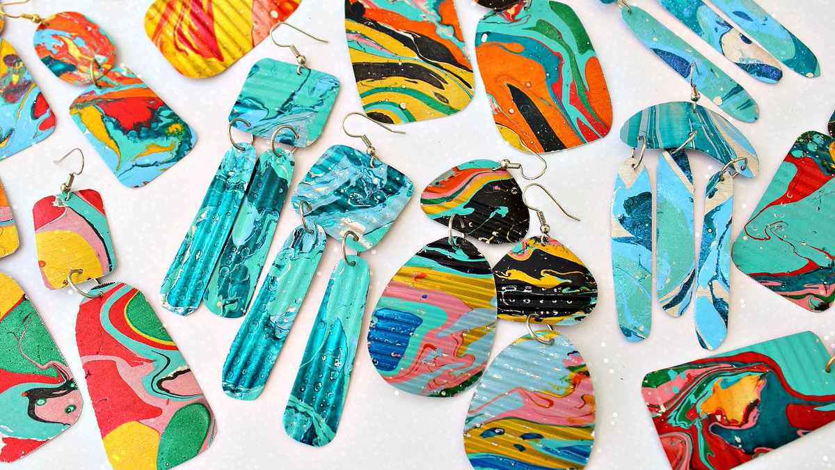 MarkMontano's tweet photo. Make beautiful MARBLED JEWELRY with tin cans...Yup, tin cans my friends!  @MarabuCreative #EasyMarble #jewelry #DIY  HERE'S HOW: https://t.co/9PGhrQRjNF https://t.co/r2Zn9xjVH0