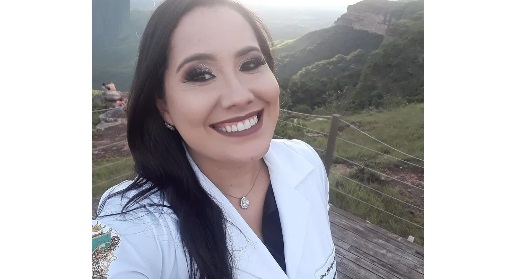 xiii_lc's tweet photo. Jovem médica lutou pela vida durante um mês na UTI mas acabou morta pela COVID-19 no MT https://t.co/YWRHXyjkNr #101milvidas #100MilNaContaDoBolsonaro https://t.co/gReZNamCcI