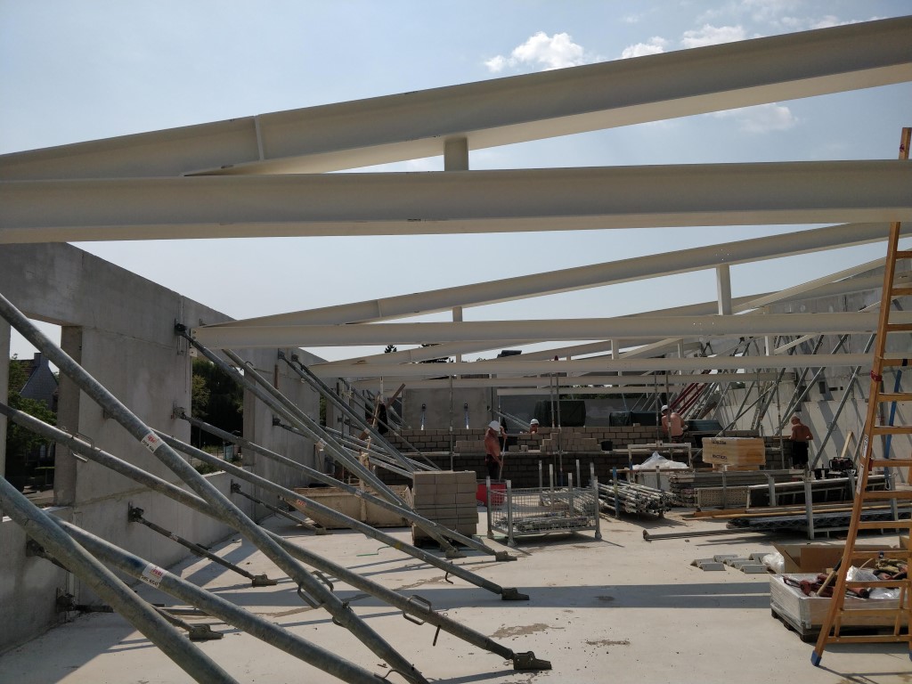 ImcaSampers's tweet image. The VEG-i-TEC research building is beginning to take shape. The first process line (fresh-cut washed dried packaged) has been ordered. Feeling so excited... @VLAIO_be @InterregFWVL @GoToS3  #vegitec #ugentcampuskortrijk @provinciewvl  @FbwUGent