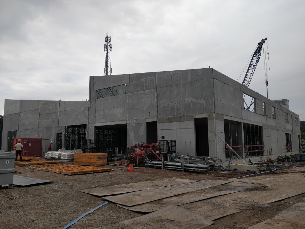 ImcaSampers's tweet image. The VEG-i-TEC research building is beginning to take shape. The first process line (fresh-cut washed dried packaged) has been ordered. Feeling so excited... @VLAIO_be @InterregFWVL @GoToS3  #vegitec #ugentcampuskortrijk @provinciewvl  @FbwUGent