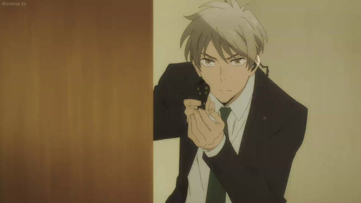 however, it's obviously not that easy. when takei gave him permission to shoot, like what happened from before, of course the fear that he'll hurt someone else again resurfaced. the quick flashback and his sudden change in aura? mood? makes it obvious that even if it+