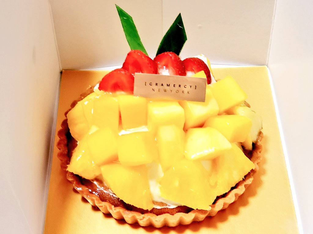 ちいちゃん Gramercy Newyorkのアップルマンゴー Amp パイナップルタルト グラマシーニューヨーク ケーキ ホールケーキ タルト T Co Por7gfvfoz Twitter