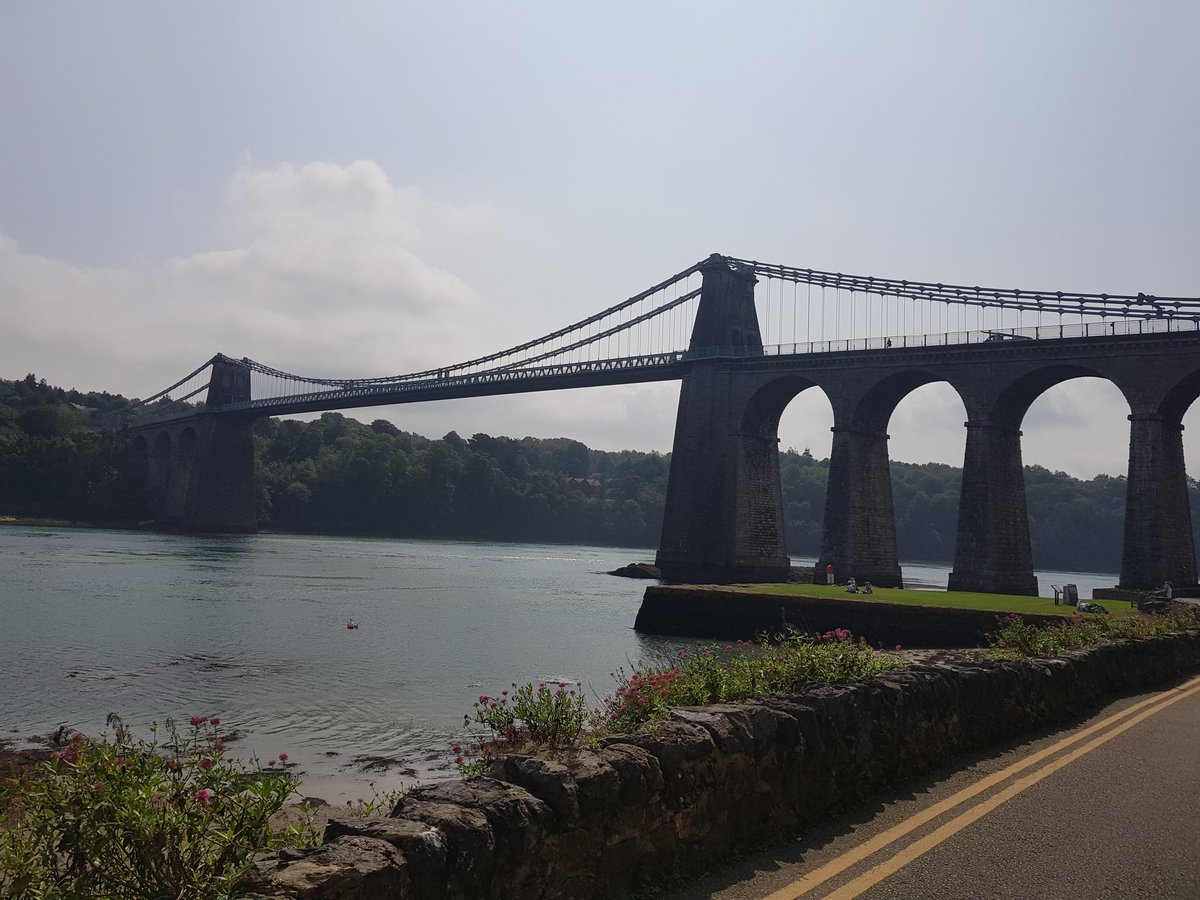 I forgot to post yesterday!! Day 10 was a walk under the bridge for #WeActiveChallenge #NursesActive