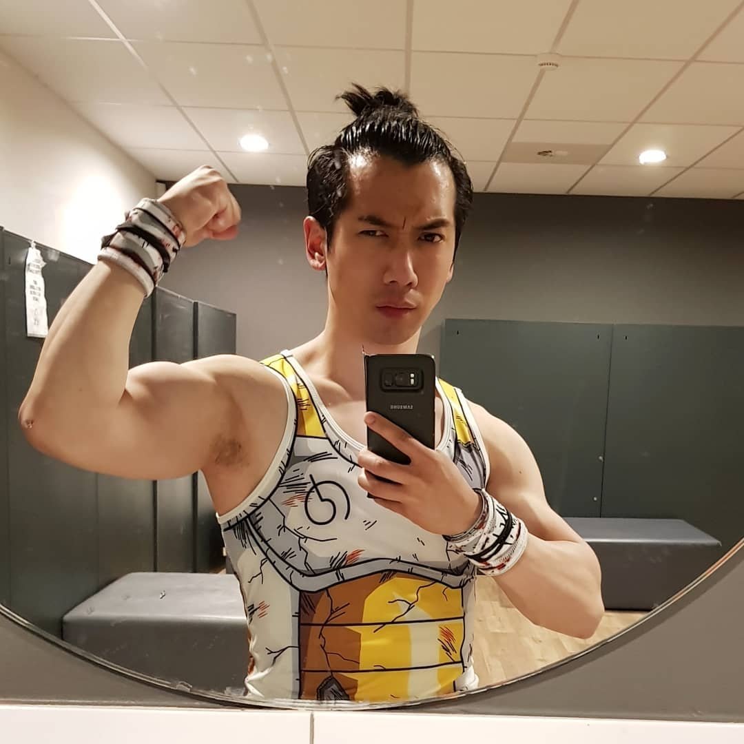 realtanwin's tweet photo. Thanks to the Basic-Fit chain and its staff for helping me achieve my goals ! See you next time.
JS GEAR : @justsaiyan_gear Battle damaged Vegeta RF Armour - Men's tank & Jogger
#workoutmotivation #tanwin #realtanwin #vegeta #vegetatraining #vegetaactor #supersaiyan #basicfit https://t.co/P4Ay1DzKYO