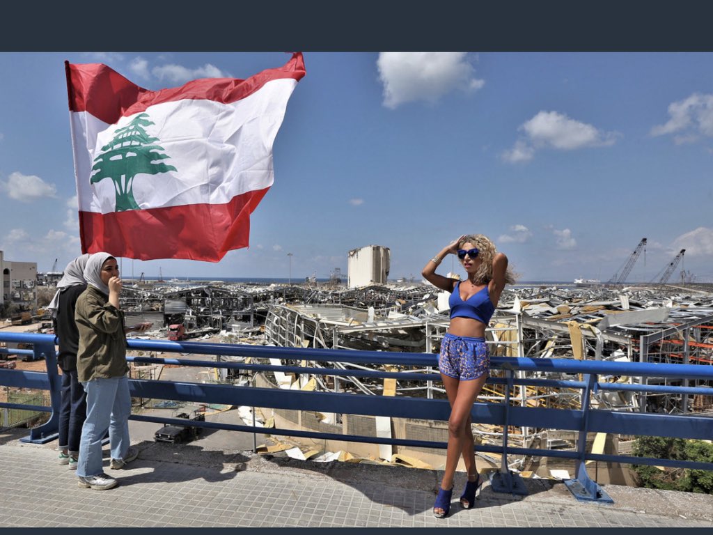 NadiaBsat's tweet photo. في صبية حبّت تتصور ع المرفأ المنكوب وفكّرت إنها cool. مين ما كنتي انتِ بتلعّي النفس. 
#بيروت_منكوبة وإنتِ_مجدوبة https://t.co/IkL52I6fOR