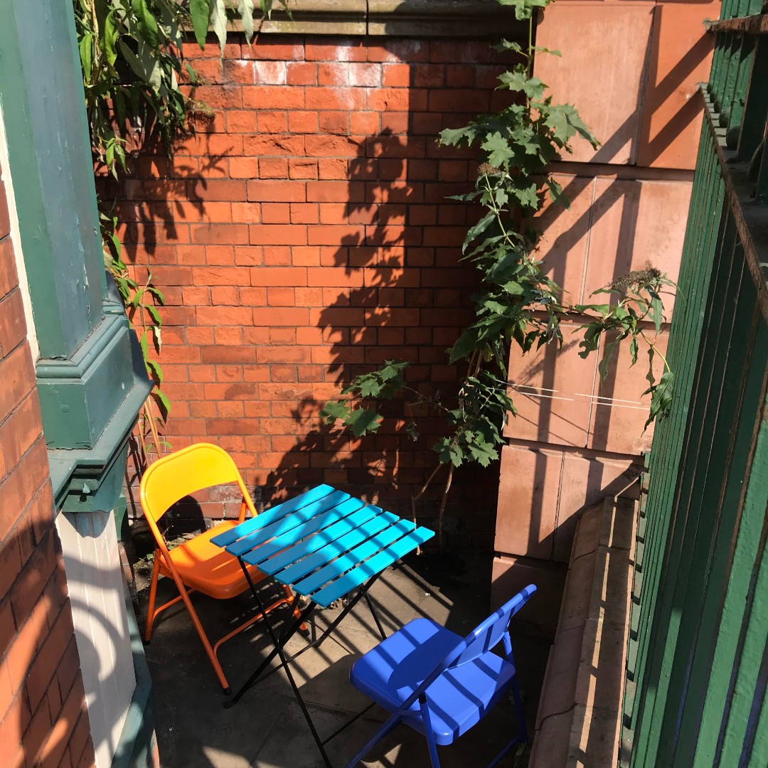 Introducing... BeerHeadZ "secret" garden 🤫🌿

Tucked away in the "grounds" of our listed Cabman's Shelter, it's the perfect shady spot to enjoy a nice cool beer. We've got some corkers including Ridgeside - Equator, a juicy pineapple and mango IPA. The perfect quencher!