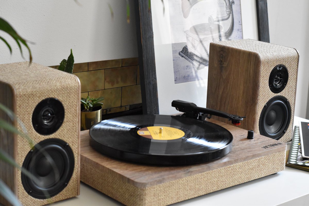 MensStylePro's tweet photo. Check out our review of the Victrola 3-Speed Record Player c/o @WorldWideStereo - https://t.co/q3PWIF534q

#style #music #vinylrecords #MensStylePro #WorldWideStereo https://t.co/She21vKh3y