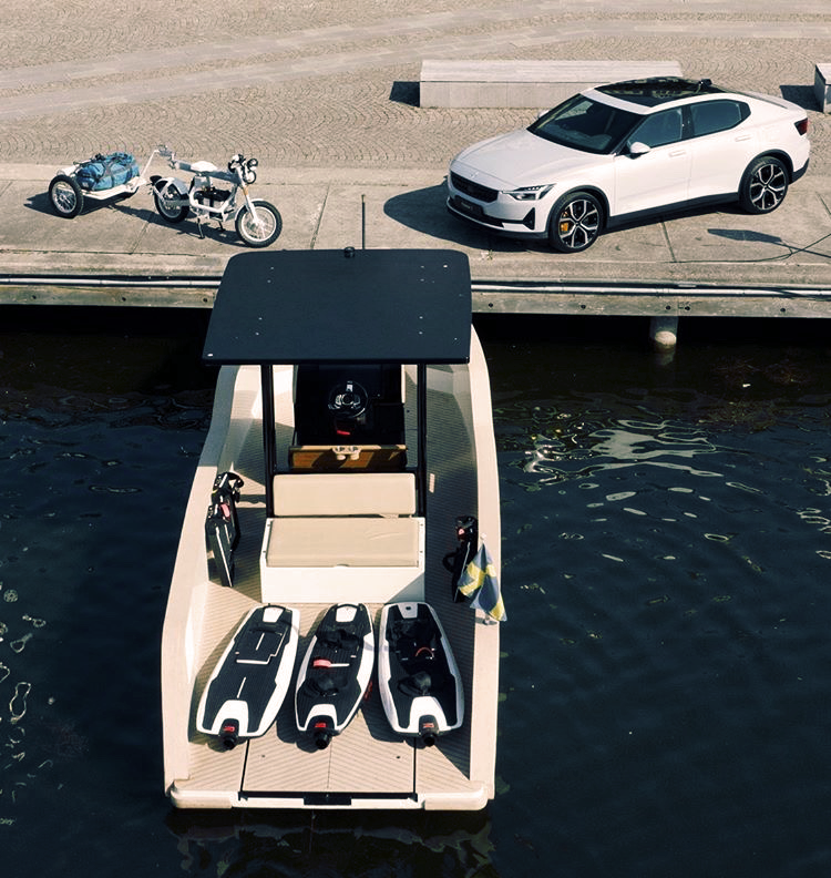 XShoreSweden's tweet photo. The Swedish 100% Electric Gang 🇸🇪⚡🌿🤙🏼
United for Project #AimZero - @Awake_Boards, @RideCake @PolestarCars and @XShoreSweden.
#xshore #polestar #rideawake #explorewithrespect #electricvehicles #bev #ev #evs #zeroemissions #emissionsgameover #sdgs https://t.co/hKLESovPgh