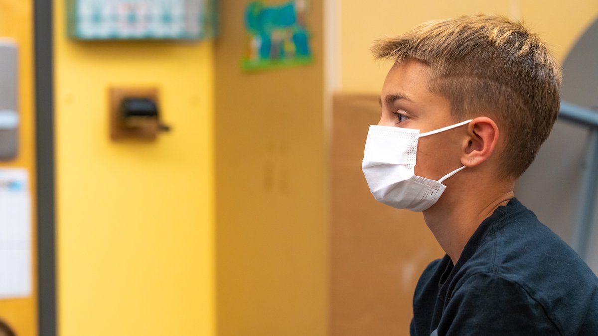 CCSDK12's tweet photo. CCSD students, teachers &amp; staff  will be wearing masks or face coverings this year to protect each other &amp; their families. 

Part of our “Back to School” series, here's important info on wearing a mask on the bus &amp; at school.

READ: https://t.co/cpp6Xcnudb

#CCSDTogether #CCSDK12 https://t.co/wKSjlFHaiQ