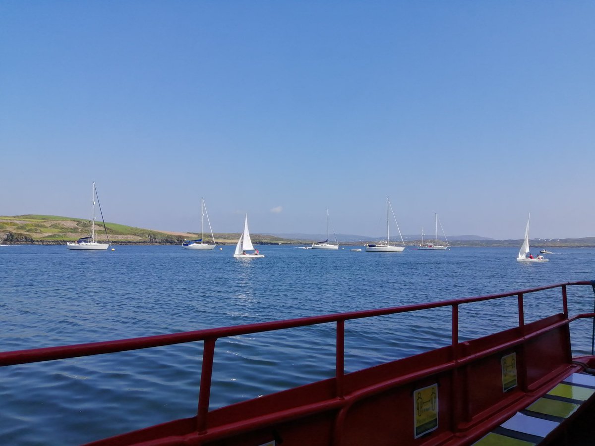 HareIsland's tweet photo. Tรญs like the Costa del Heir โโด๏ธ๐ฅ๏ธโต here today off the east pier #heirisland
Nice to see a bit of life about ๐๐
#wildatlanticway #skibbereen #purecork #eucoolroute #cork #westcorkislands https://t.co/lINreO4HCk