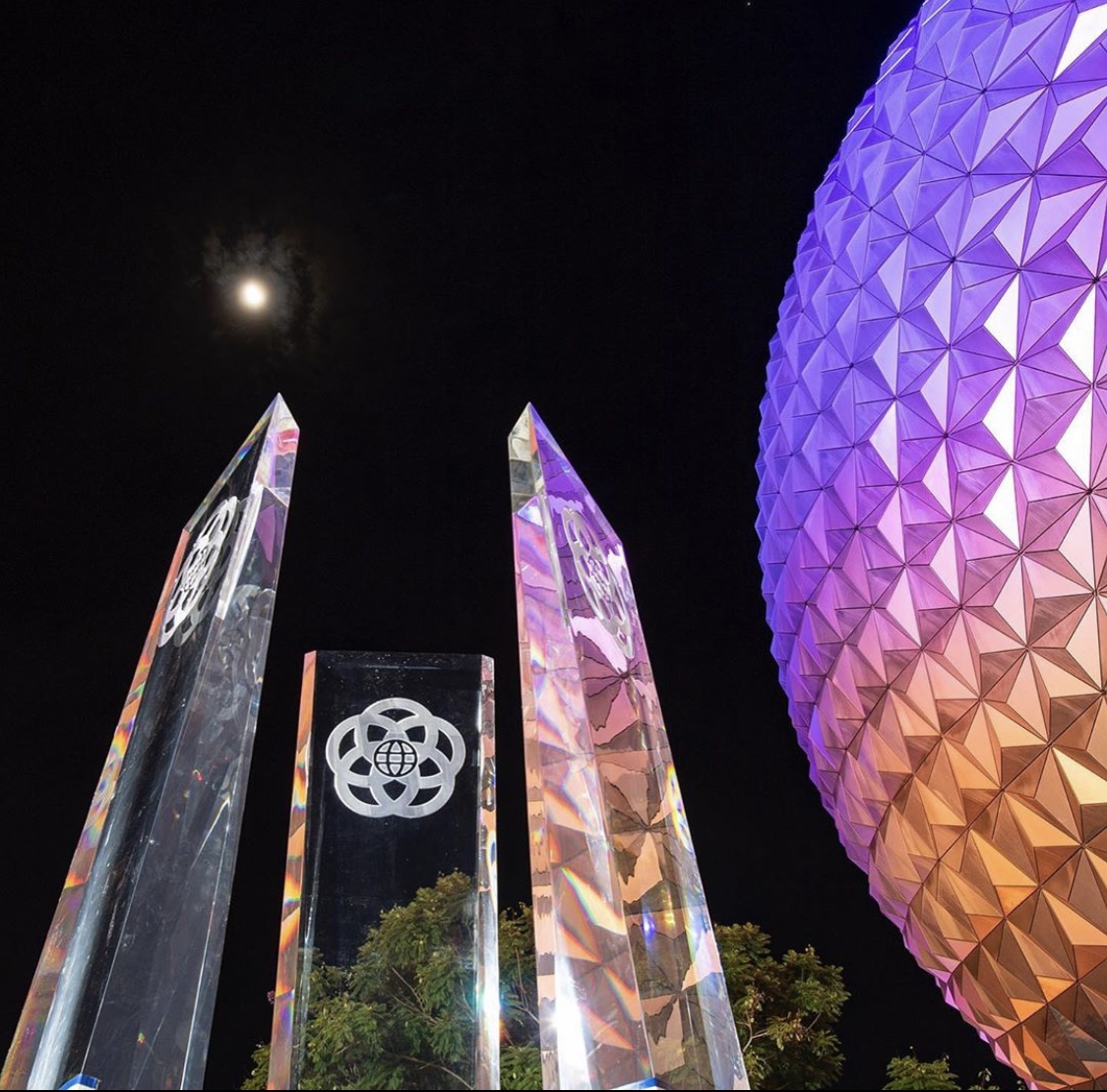InnHouseUSA's tweet photo. EPCOT: Doesn't it look beautiful?! #WDW #epcot #Orlando Photos are from https://t.co/LNOYhDYvdv https://t.co/OJaPnPAebF