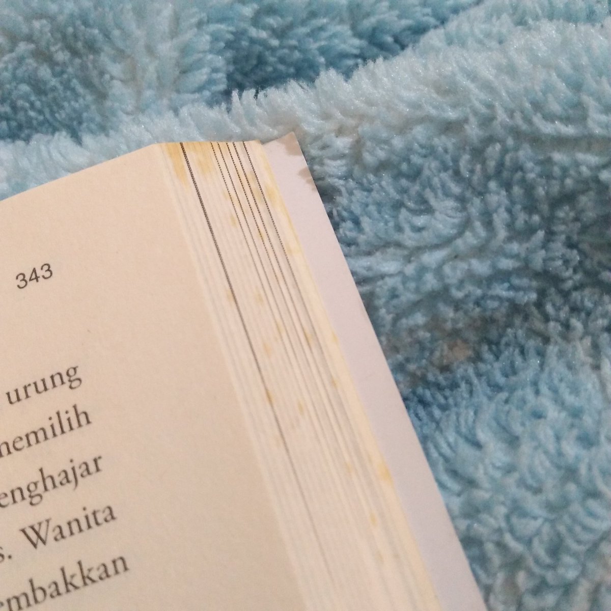 Lovaren_'s tweet image. pantang tidur sebelom selesai 😝 #TheFeverCode