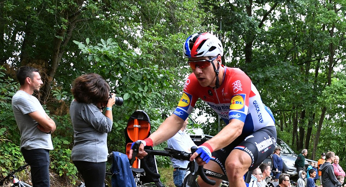 We have a fresh update on <a href="/FabioJakobsen/">Fabio Jakobsen</a>'s condition:
deceuninck-quickstep.com/en/news/4489/f…
#ForzaFabio
Photo: <a href="/GettySport/">Getty Images Sport</a>