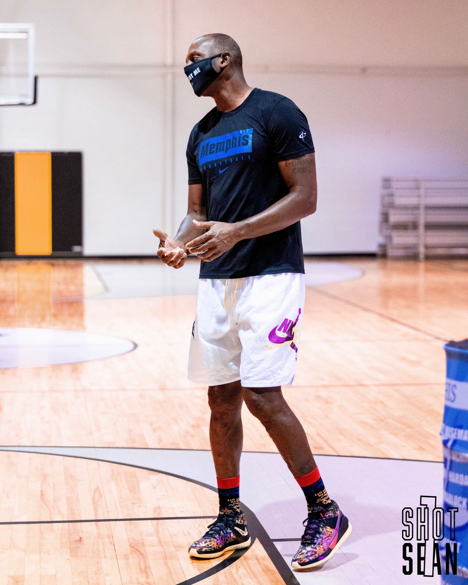 SLAMKicks's tweet photo. Penny in the “EYBL” KD13s. He never misses. 📷: @Sean_Daniel01 https://t.co/M2qBPn6P0e