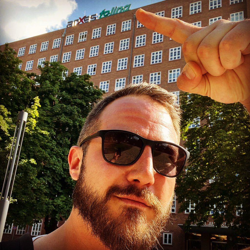 Liebes Handwerk,

Heute war ich bei der Firma Arxes Tolina eingeladen, um mir eine Lösung zur simplen #Digitalisierung von Prozessen anzuschauen.💡👏🏻
Vielen Dank für einen spannenden Austausch zur #Prozessdigitalisierung im Handwerk!🤩 <a href="/HaWe_Digital/">Mittelstand-Digital Zentrum Handwerk</a> #Prozessoptimierung