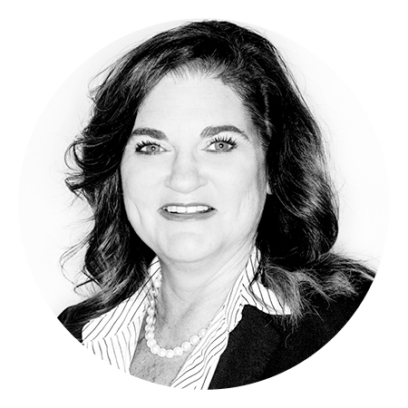 FOD_News's tweet photo. Join us at the next #FODC2020 session at 11:25am CST: "Franchised Delivery Ops" moderated by Laura Michaels, Editor-in-Chief of @FranTimes &amp; featuring Tad Low of @Moes_HQ, Brandy Blackwell, of @DunkinBrands, &amp; Jennifer Crawford of @Fazolis. https://t.co/JOMW7HnjBY