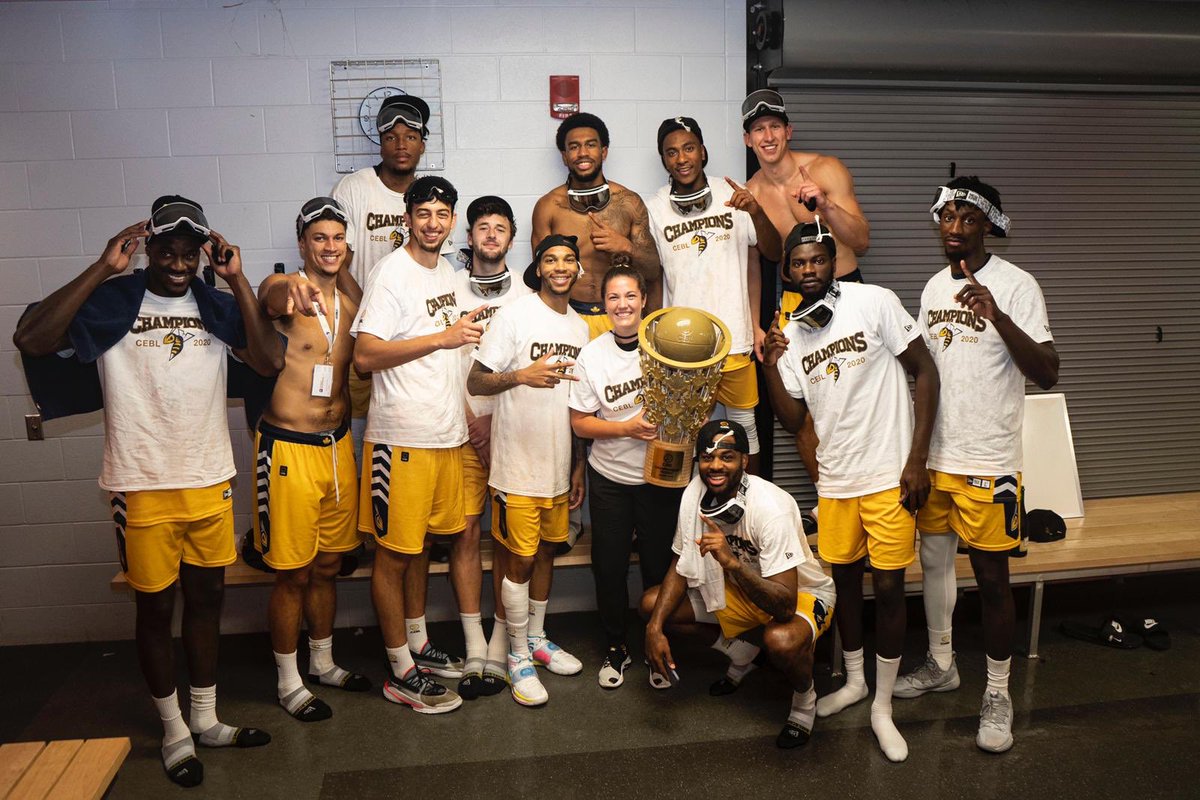 Love this group 🐝🏀