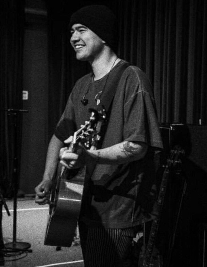 pictures of smiley calum~a thread~