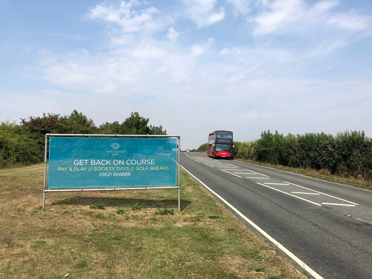FiveLakesResort's tweet photo. Our NEW roadside banners courtesy of @thedsgroupHQ are up and looking fresh. Super impressed! 😍 https://t.co/XlCvk76WNZ