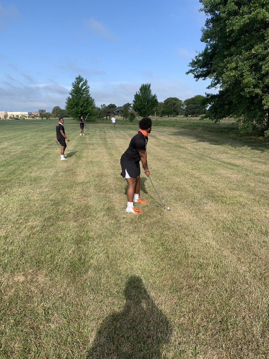 CoachGregNosal's tweet photo. Snacks for birdie! #AYZIGGY https://t.co/ITnOVA4fyv