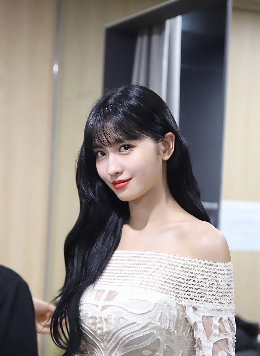 33. Momo for me   #ExaONCE  #ExaBFF  @JYPETWICE