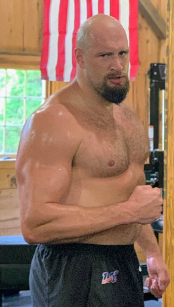 Lane Johnson tweet media