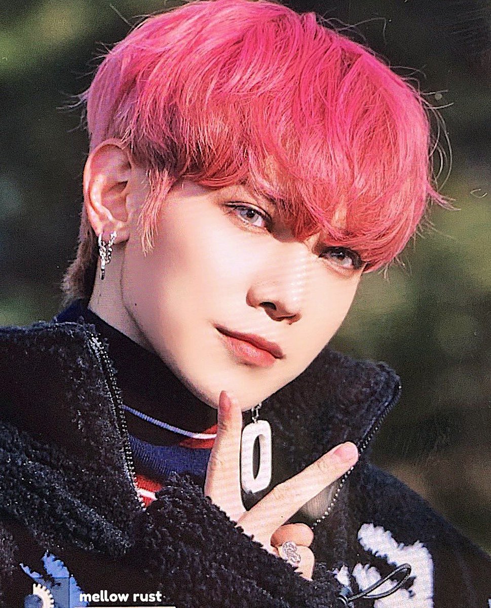 A thread of Yeosang's pink hair since I miss it: