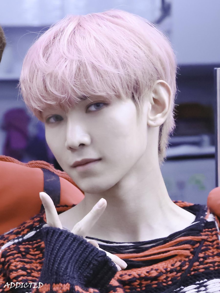 A thread of Yeosang's pink hair since I miss it: